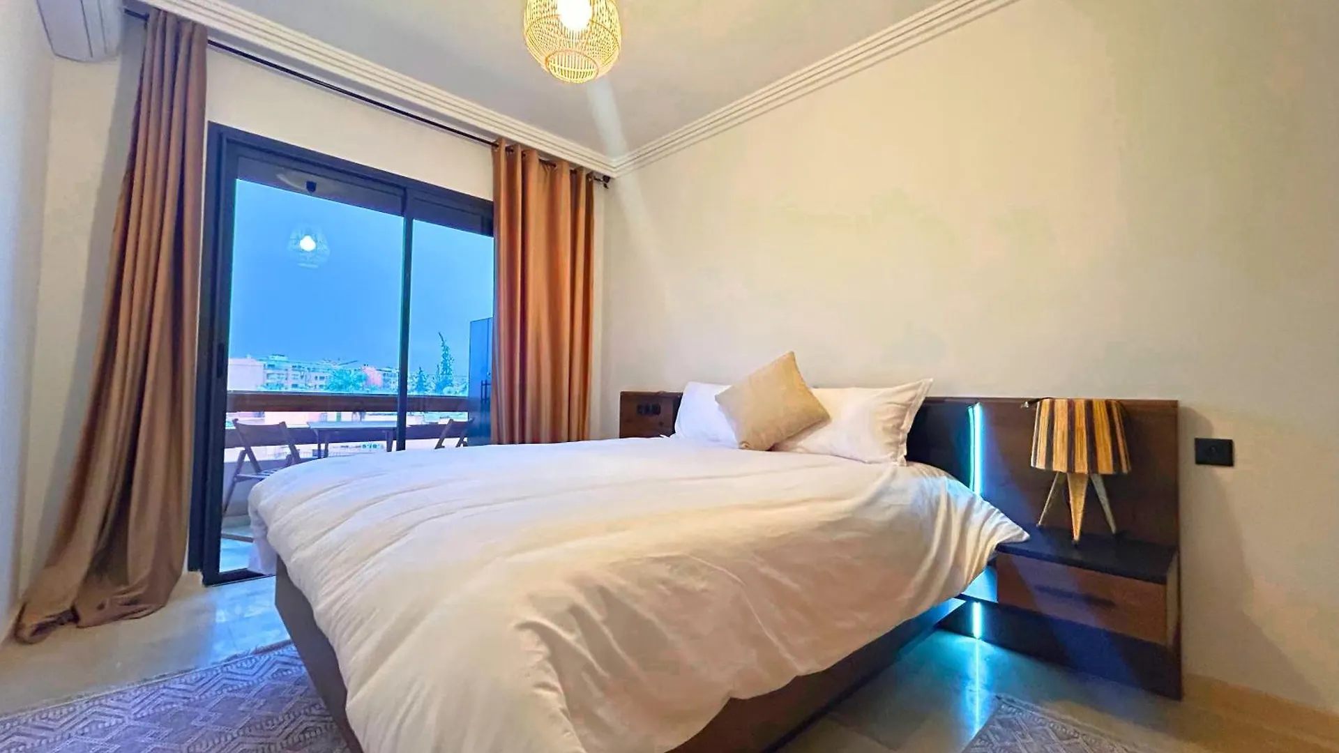 Le Cosy De Gueliz Avec Piscine Et Belle Vue Apartamento Marraquexe 0*,  Marrocos