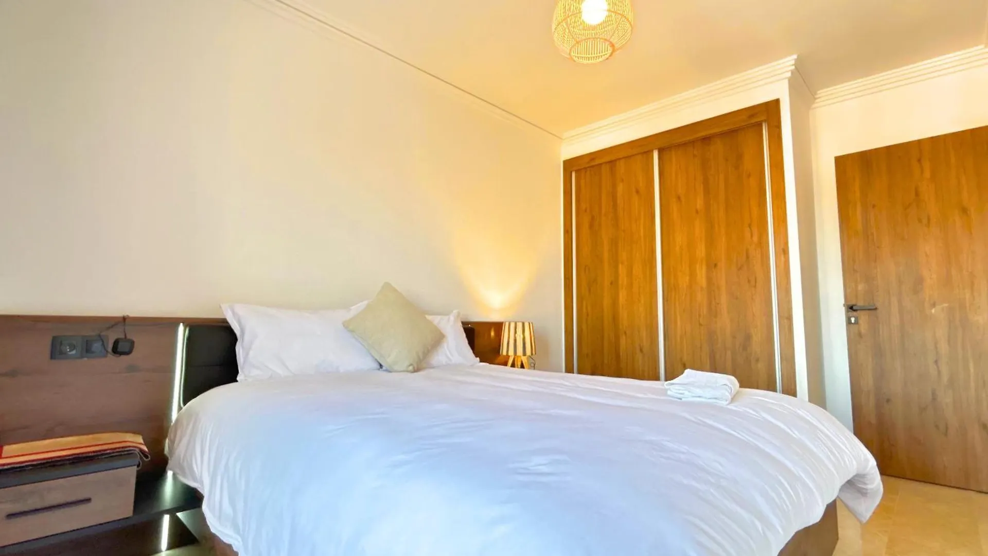 Le Cosy De Gueliz Avec Piscine Et Belle Vue Apartamento Marraquexe 0*,  Marrocos